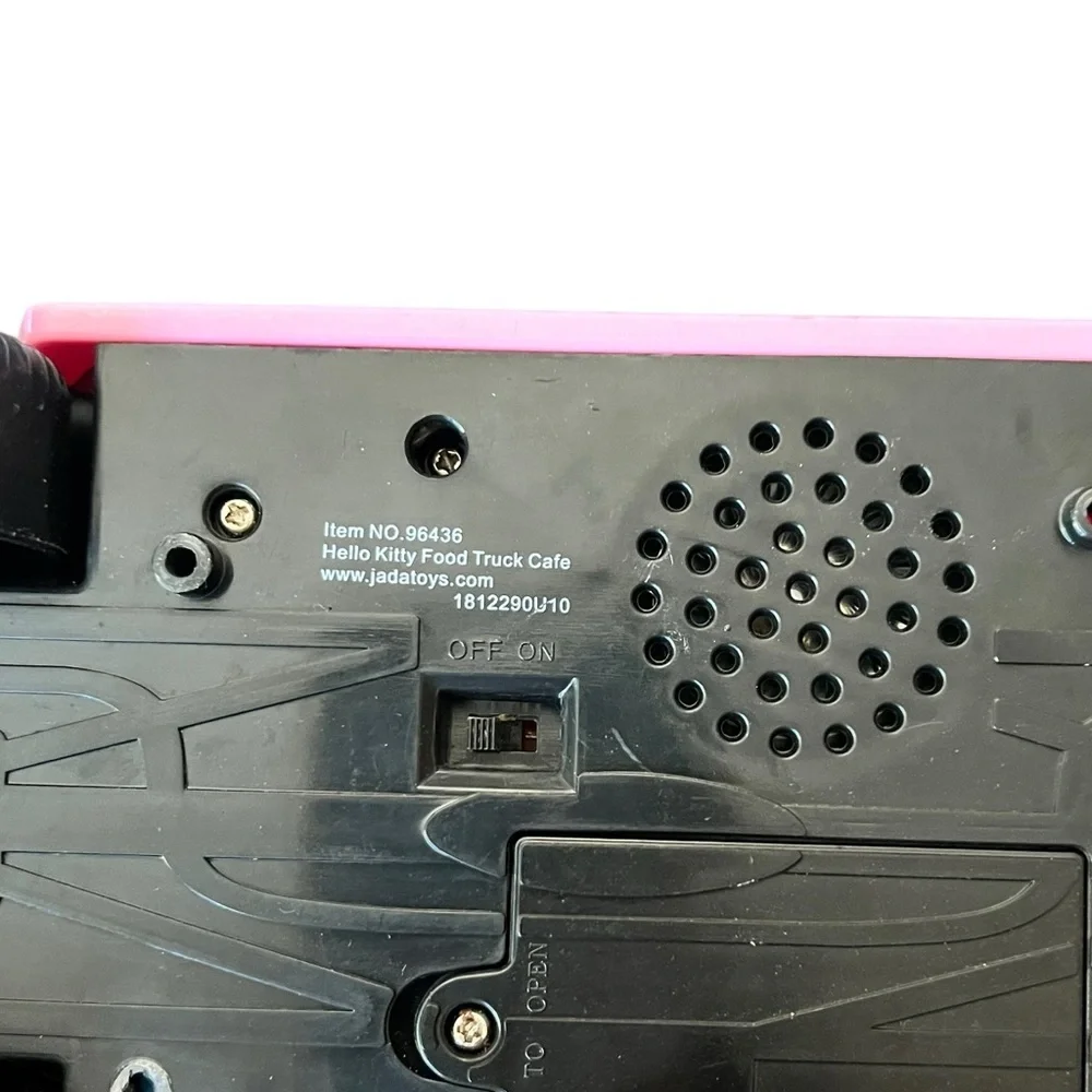 Sanrio Hello Kitty Battery Operated Food‎ Truck
